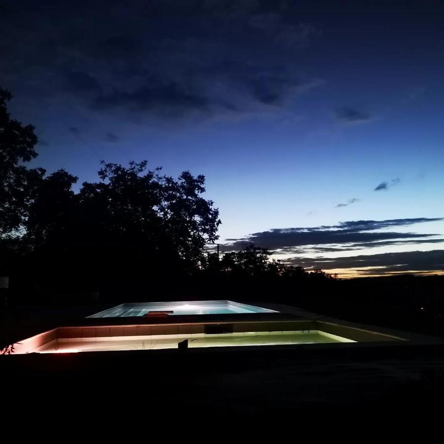 Domaine De Lascaux Bed & Breakfast มงทิญญัก ภายนอก รูปภาพ