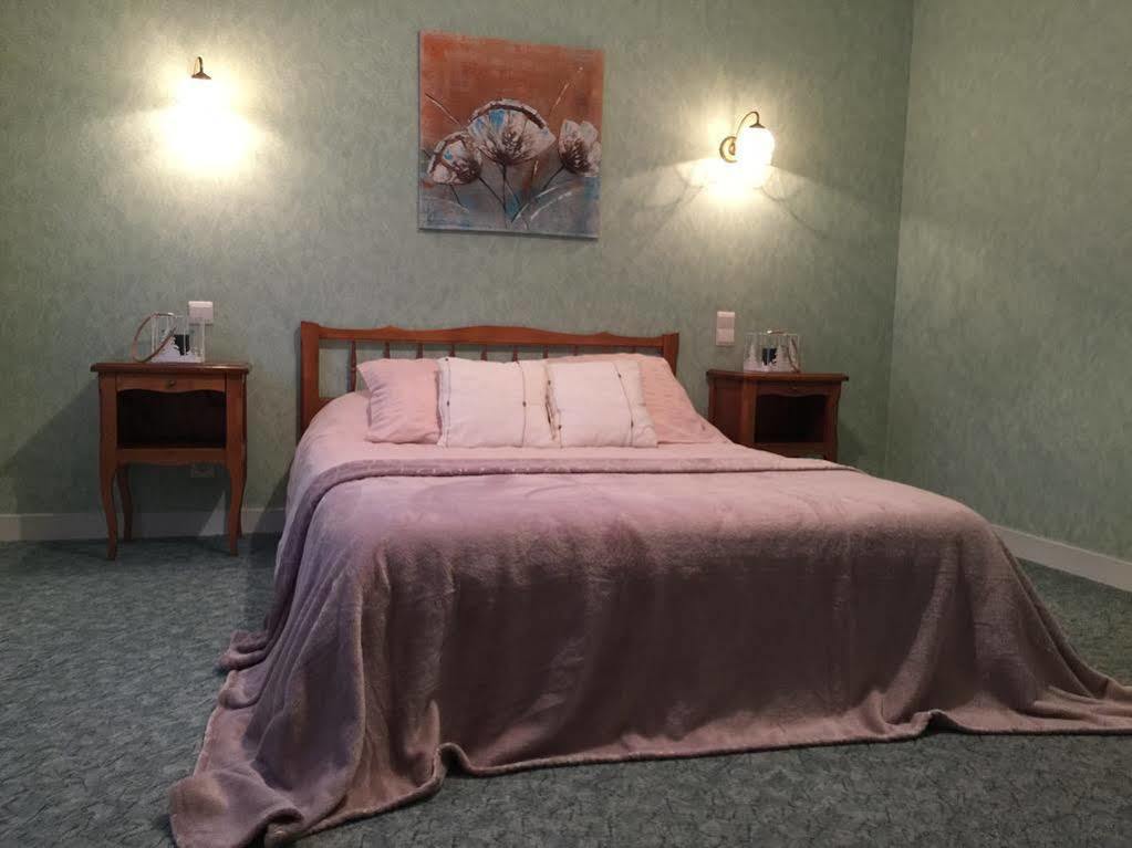 Domaine De Lascaux Bed & Breakfast มงทิญญัก ภายนอก รูปภาพ