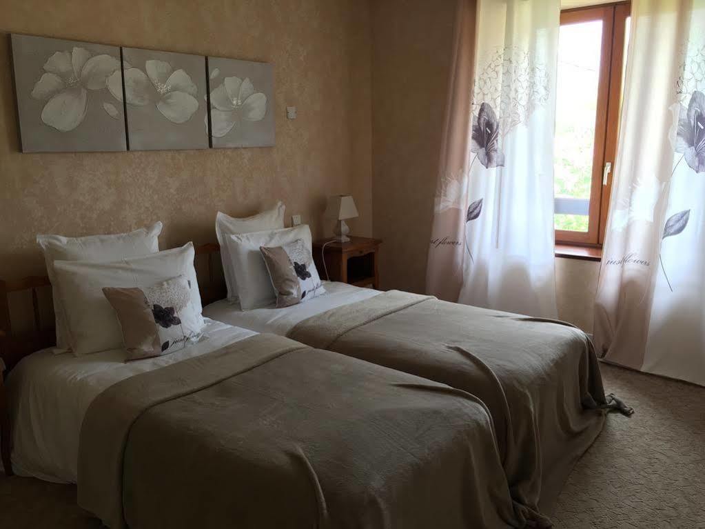 Domaine De Lascaux Bed & Breakfast มงทิญญัก ภายนอก รูปภาพ