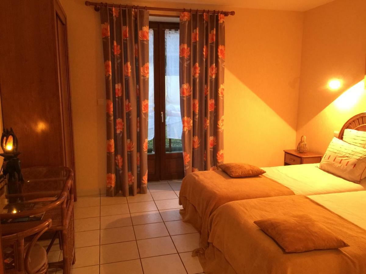 Domaine De Lascaux Bed & Breakfast มงทิญญัก ภายนอก รูปภาพ