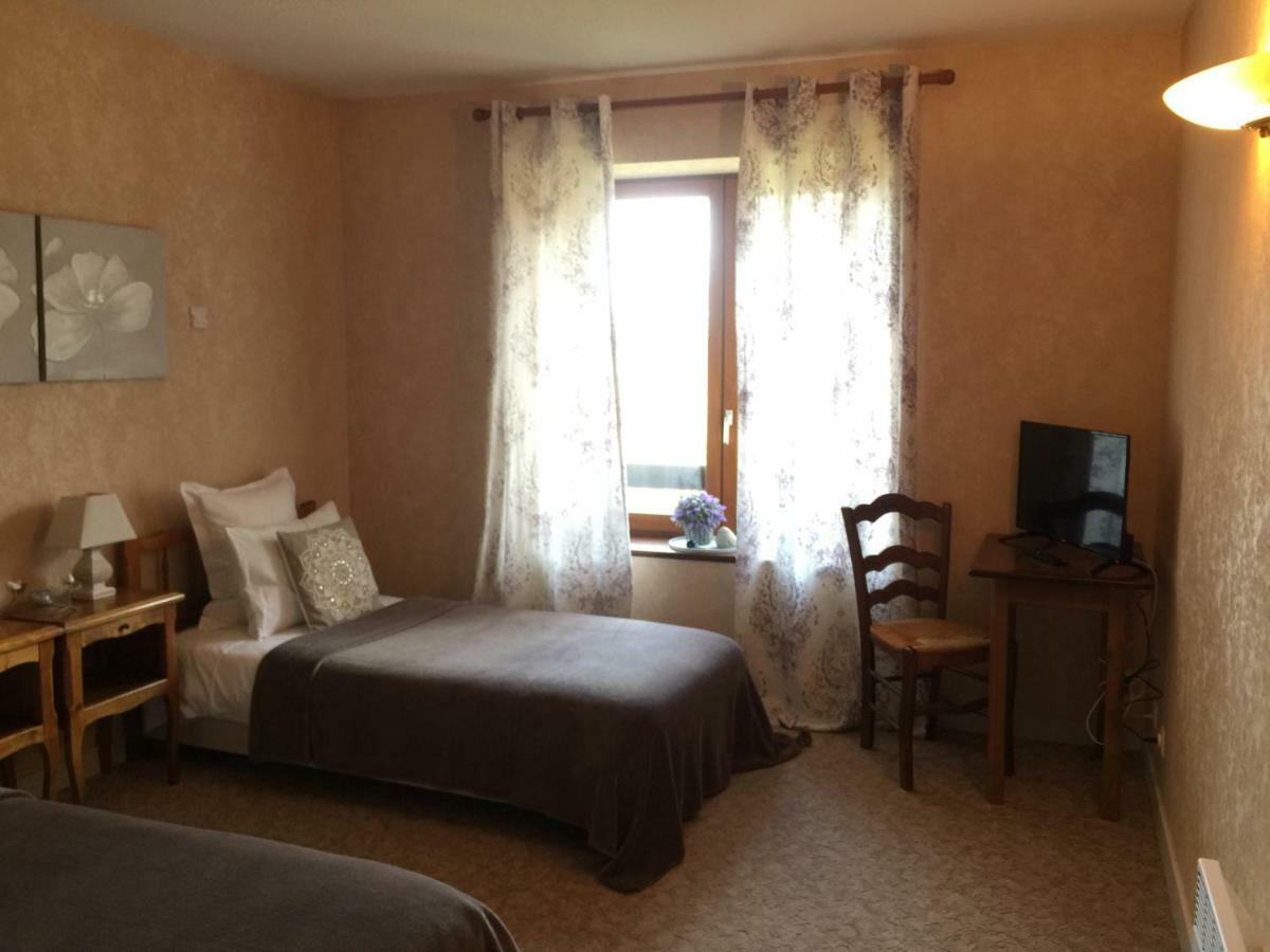 Domaine De Lascaux Bed & Breakfast มงทิญญัก ภายนอก รูปภาพ