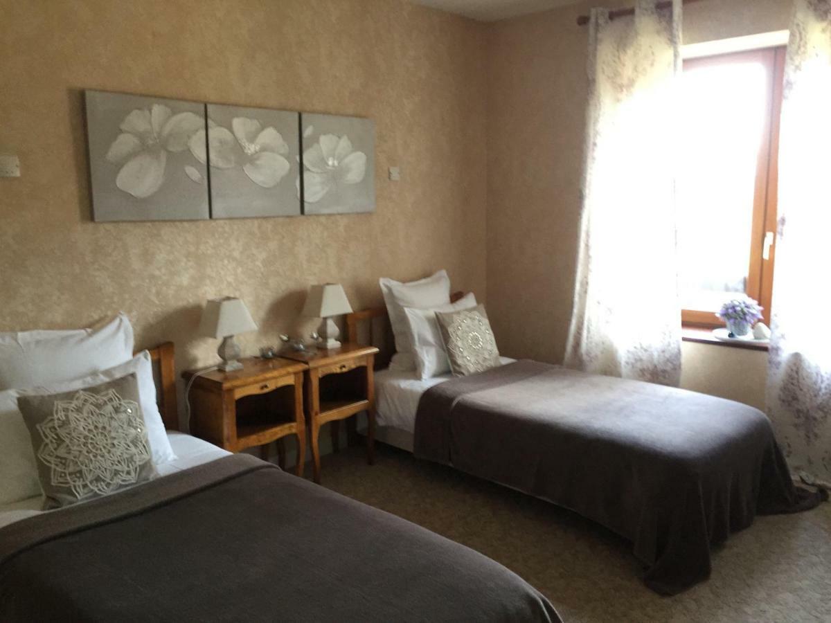 Domaine De Lascaux Bed & Breakfast มงทิญญัก ภายนอก รูปภาพ